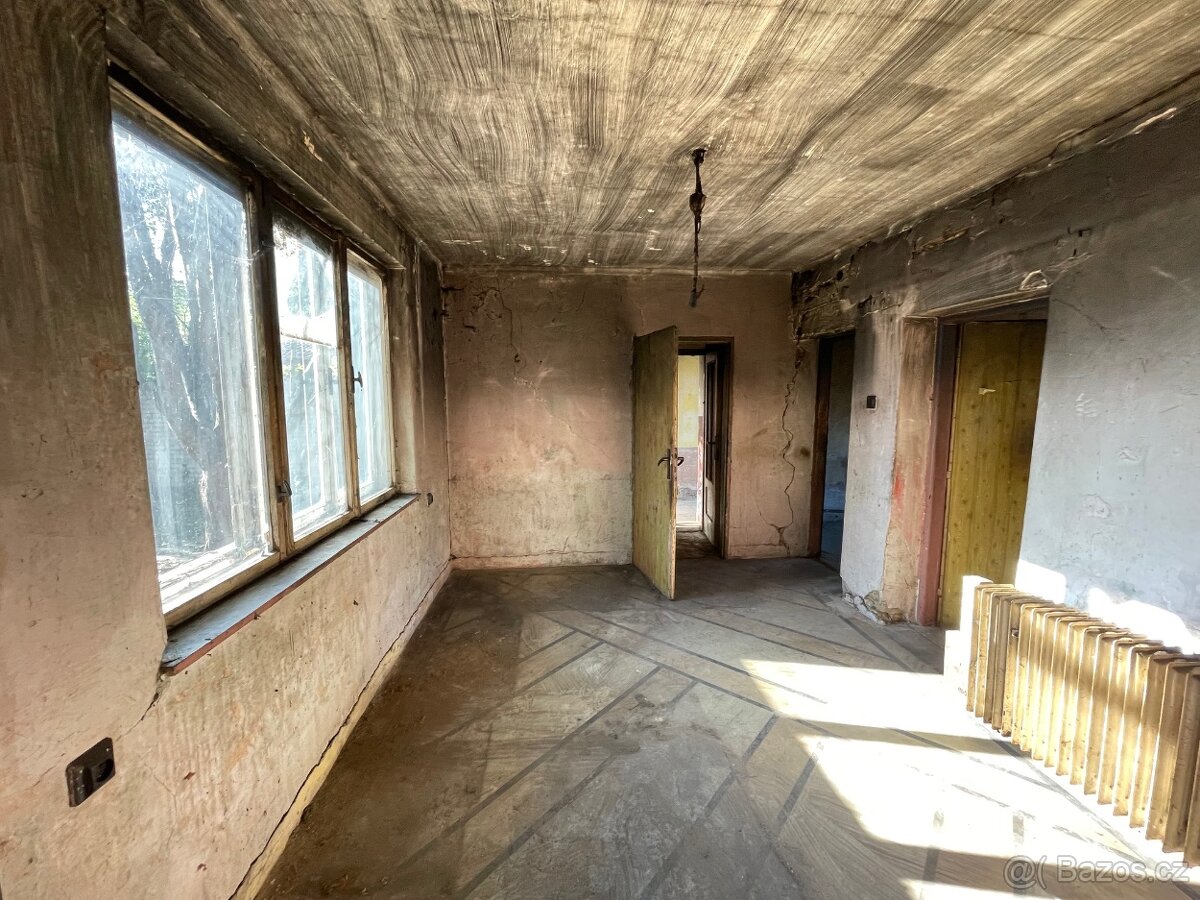 PRODEJ RODINNÉHO DOMU ŠUMICE - 11