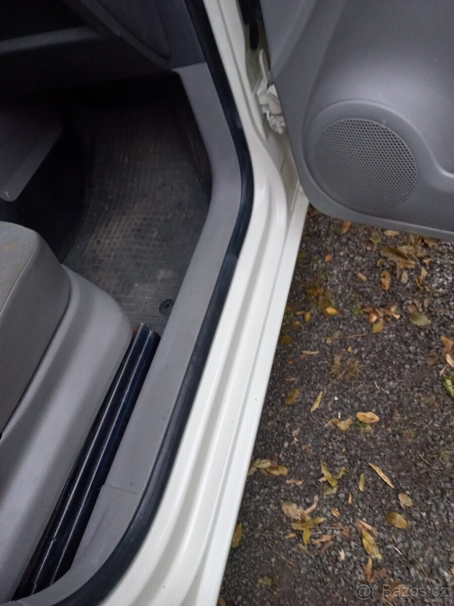 Volkswagen CADDY CNG/2.0 benzín 80 KW - 11