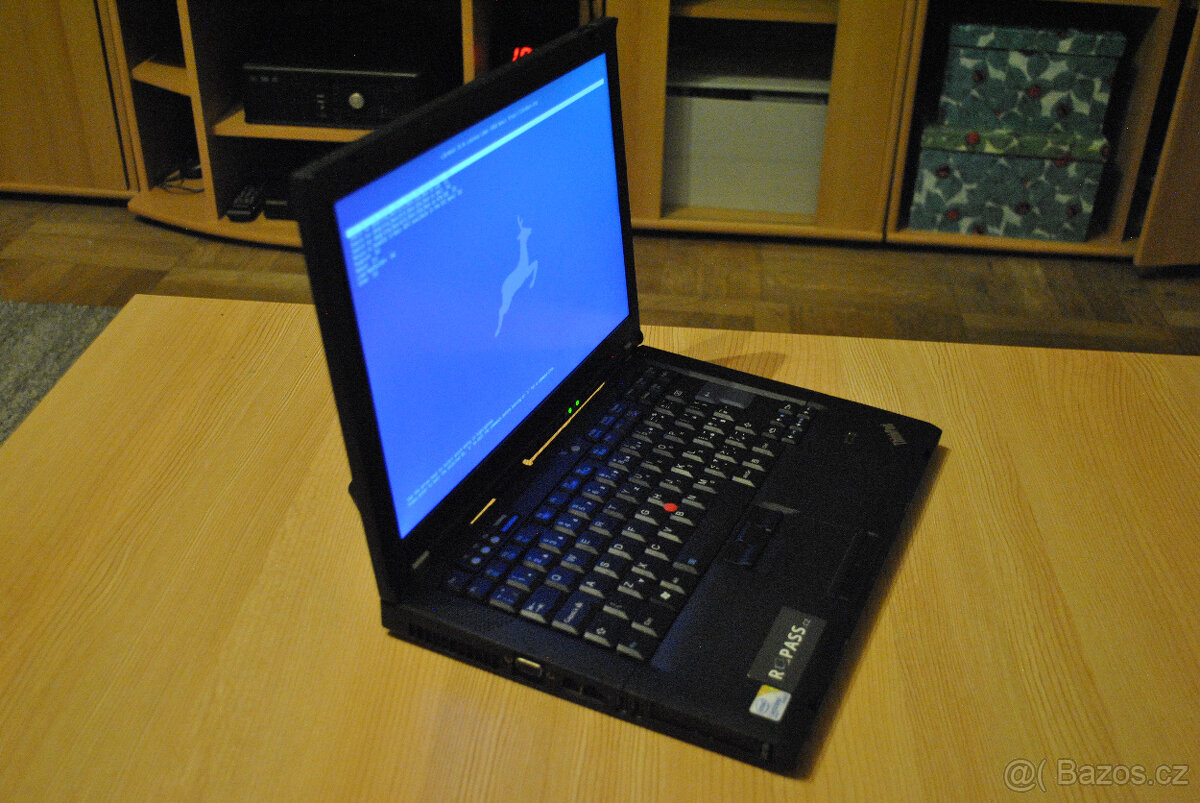 Libreboot - Lenovo ThinkPad T400 - dobrý stav - 11