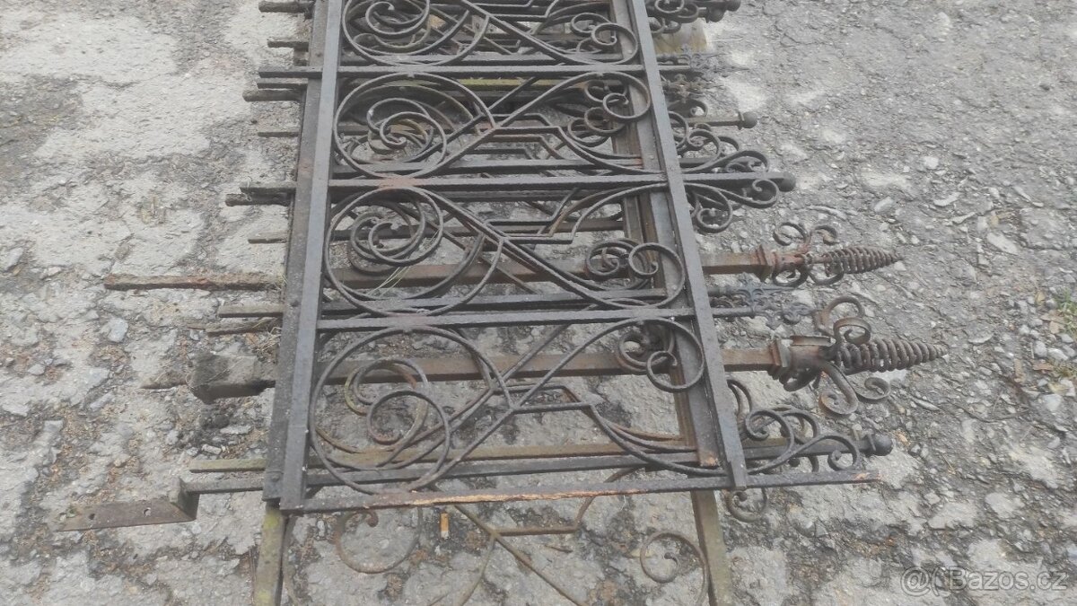 Starý železný plot, plotové dílce, 12bm - 11