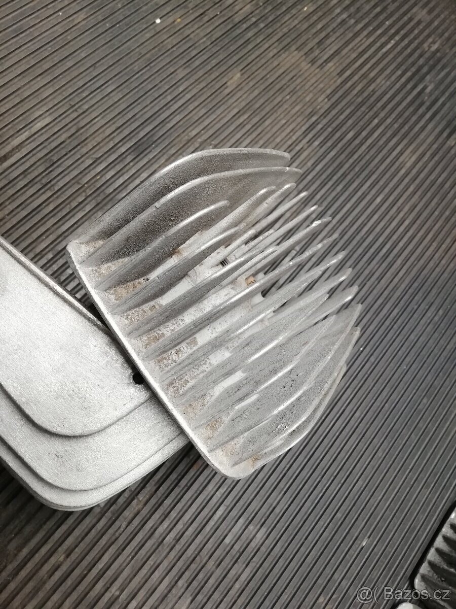 Šikmé hlavy Jawa californian 350 362 IV Bizon 633 první 634 - 11