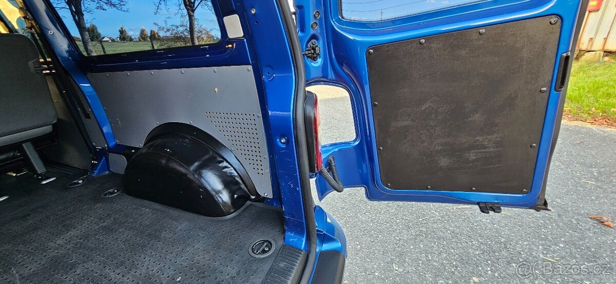 VW Transporter T5 2,5 TDI Long TOP - 11