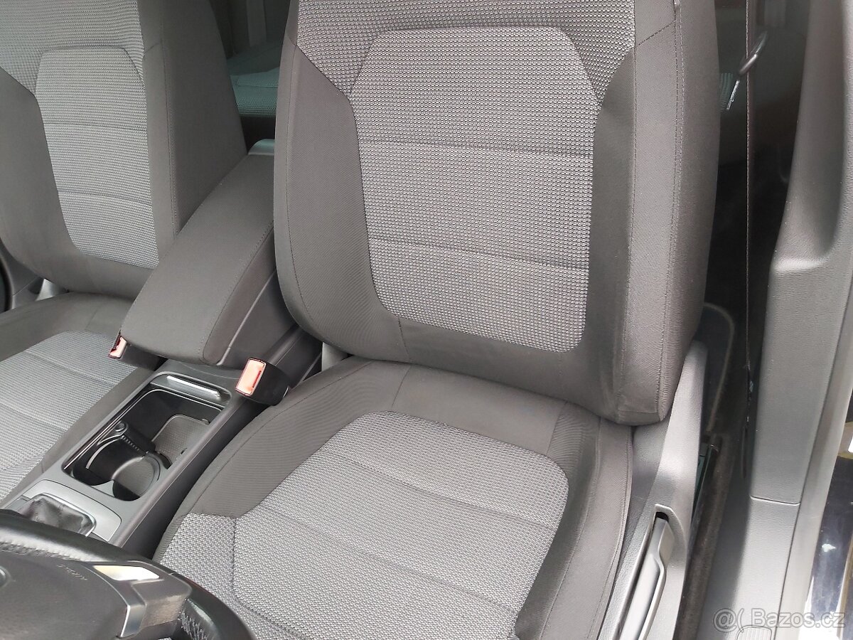 Volkswagen Passat 1.4 TSi 90 kw, 2012, servisovaný - 11