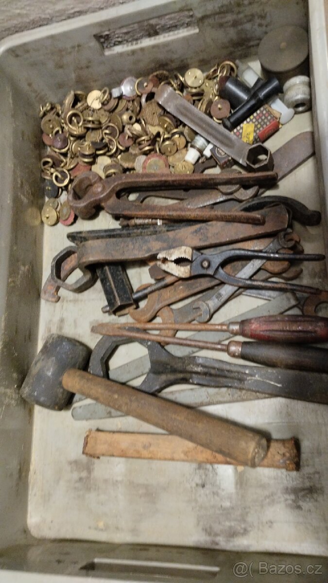 Hasičské a vojenské vybavení - 11