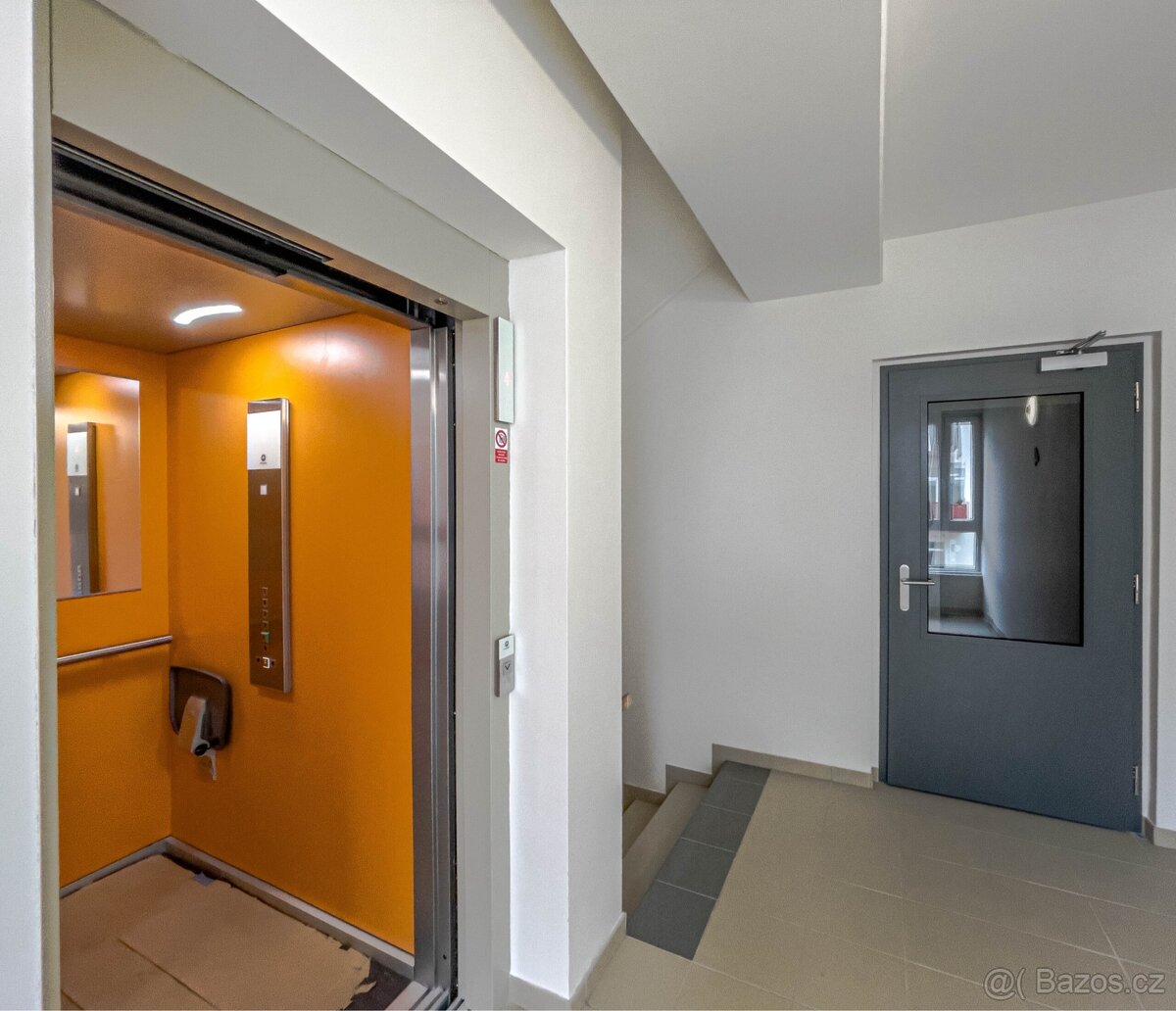 Pronájem 1+kk s balkónem a garáží - 11