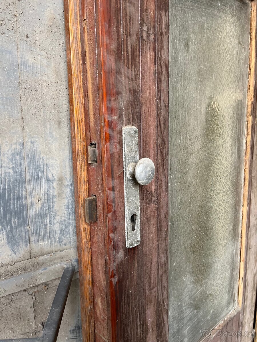 Dvoukřídlé retro dveře s kováním - 11