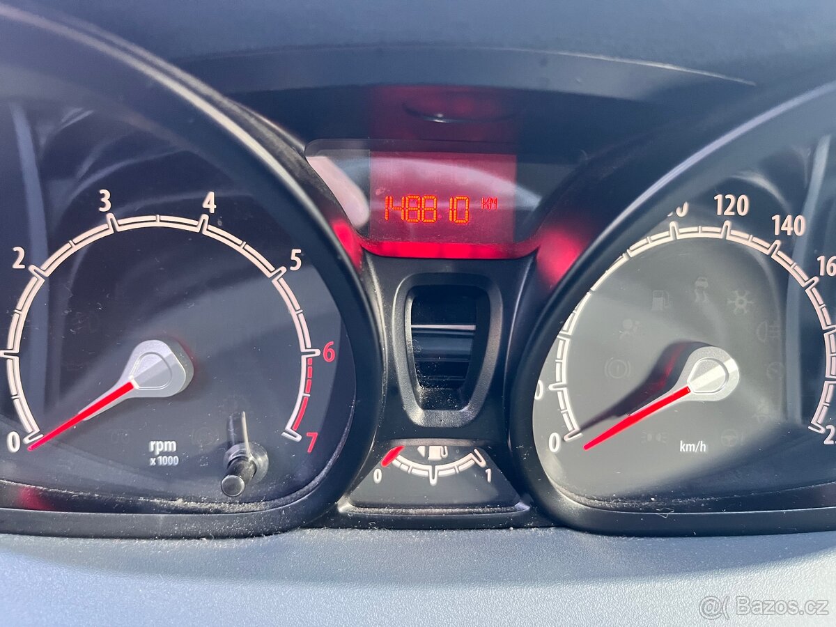 Ford Fiesta 1.25 i 60 kw 12/2010 klima 148tis.km - 11