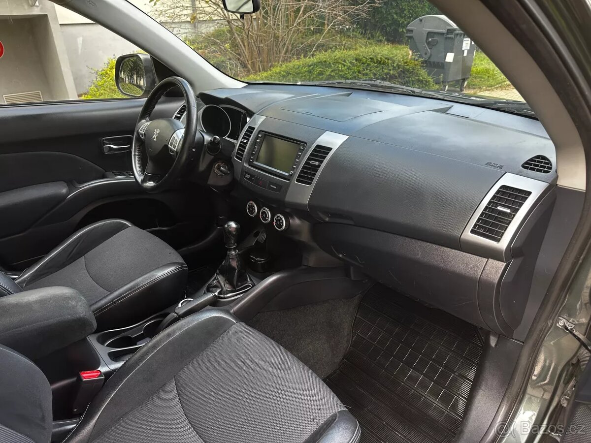 Peugeot 4007 2.2 HDi 4x4 SUV 7 míst Kůže Navi Tažné 2 tuny - 11