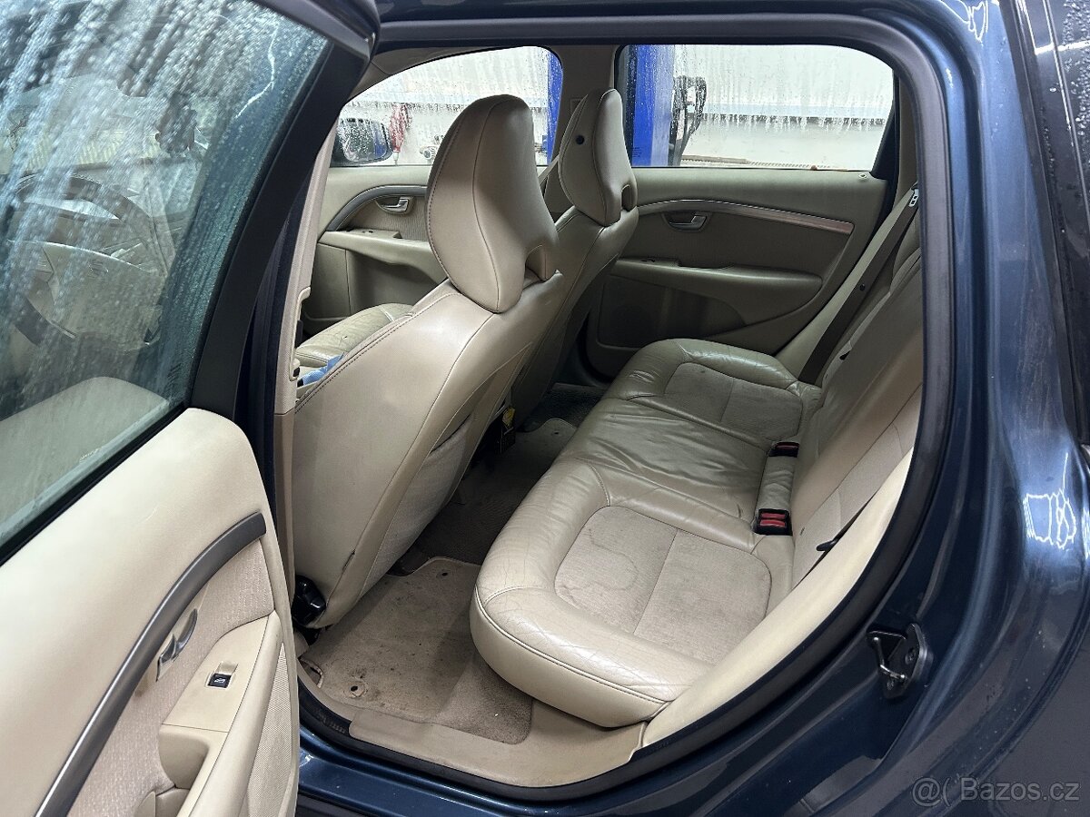 Volvo V70 D5 136kw ND - 11