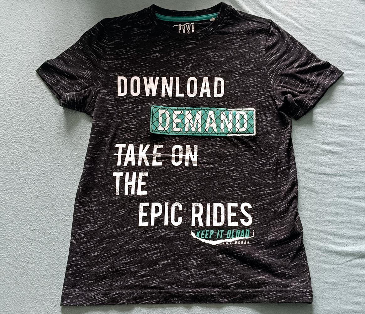 Oblečení po dětech - trička a tepláky - 11