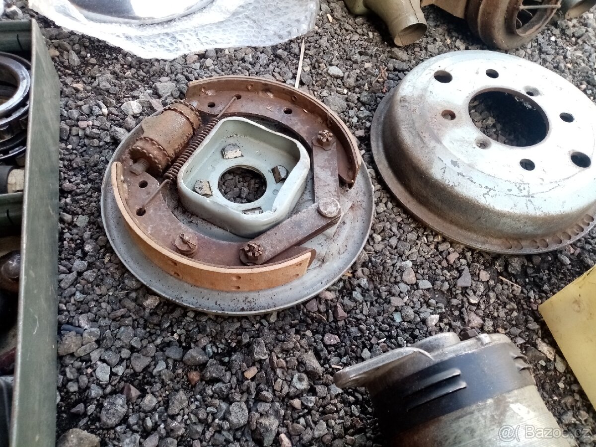 Škoda 440 444 Spartak octavia díly - 11