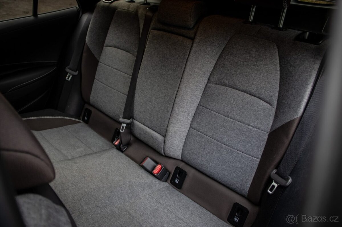 Toyota Corolla Combi TS 1.8 Hybrid TREK e-CVT - 11