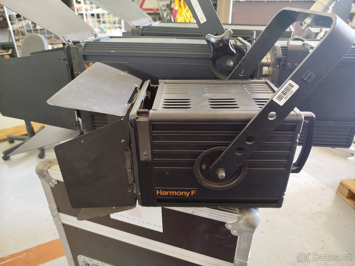 Predám Divadelní reflektor - 11