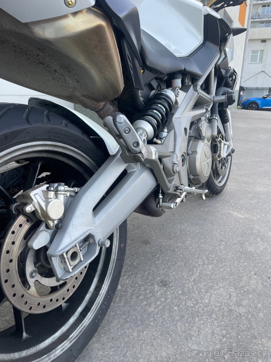 Aprilia Shiver 750 - 11