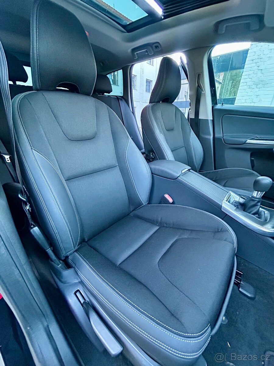 VOLVO XC60 2.4D5 158KW 4x4 MANUÁL Bi-XENON-NAVI-PANORAMA-PDC - 11