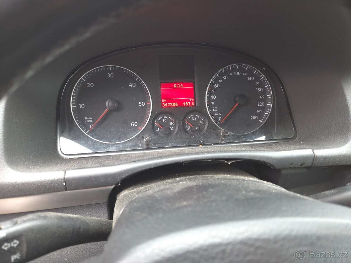 Volkswagen Touran 2.0 TDI 7. Míst - 11