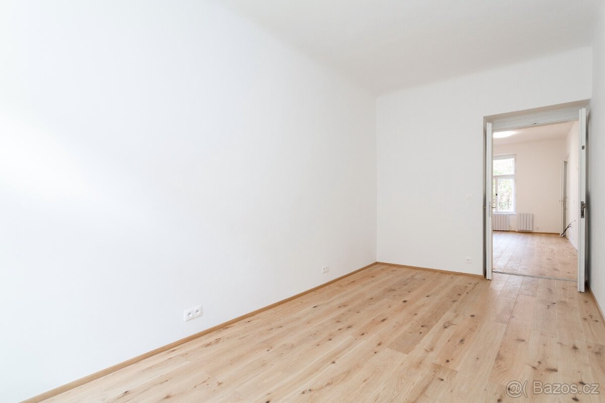 Byt 3+kk po rekonstrukci v ulici Legerova 18, Praha 2 - 11