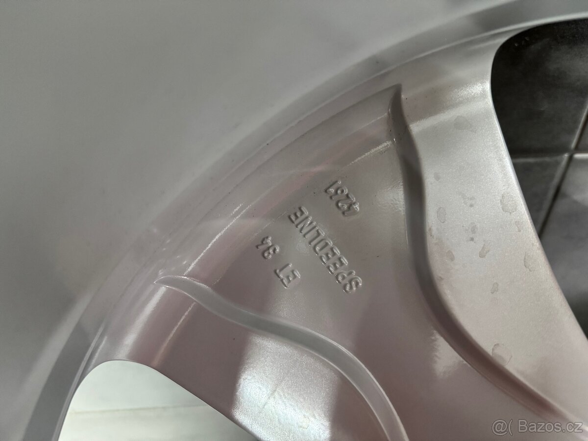 ORIGINÁLNÍ ZIMNÍ ALU SADA AUDI E-TRON R19 - 11