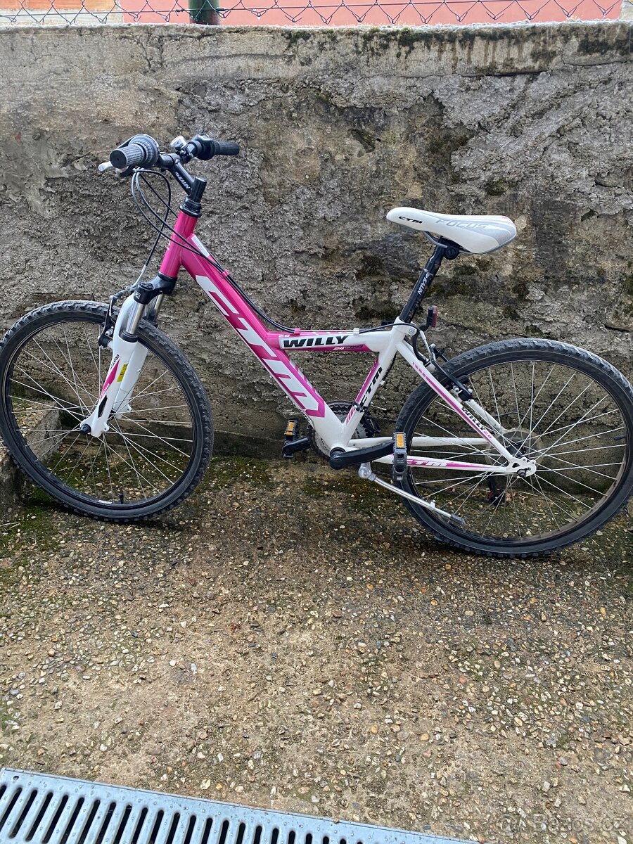 Dívčí horské kolo KTM - 11