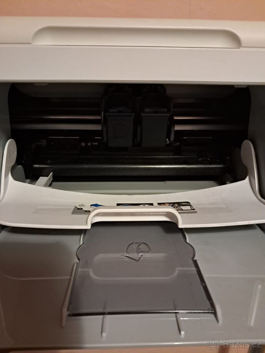 POČÍTAČ DELL, TISKÁRNA I SE STOLEM - 11