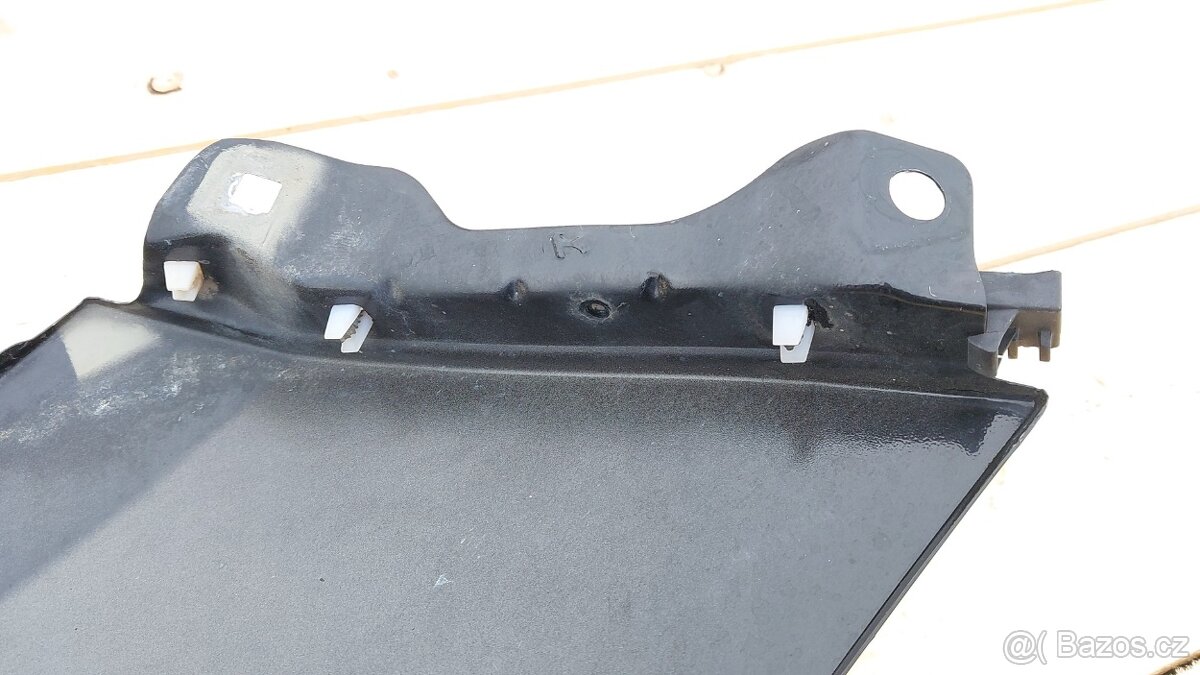 HYUNDAI i20 Blatník PP černý - 11