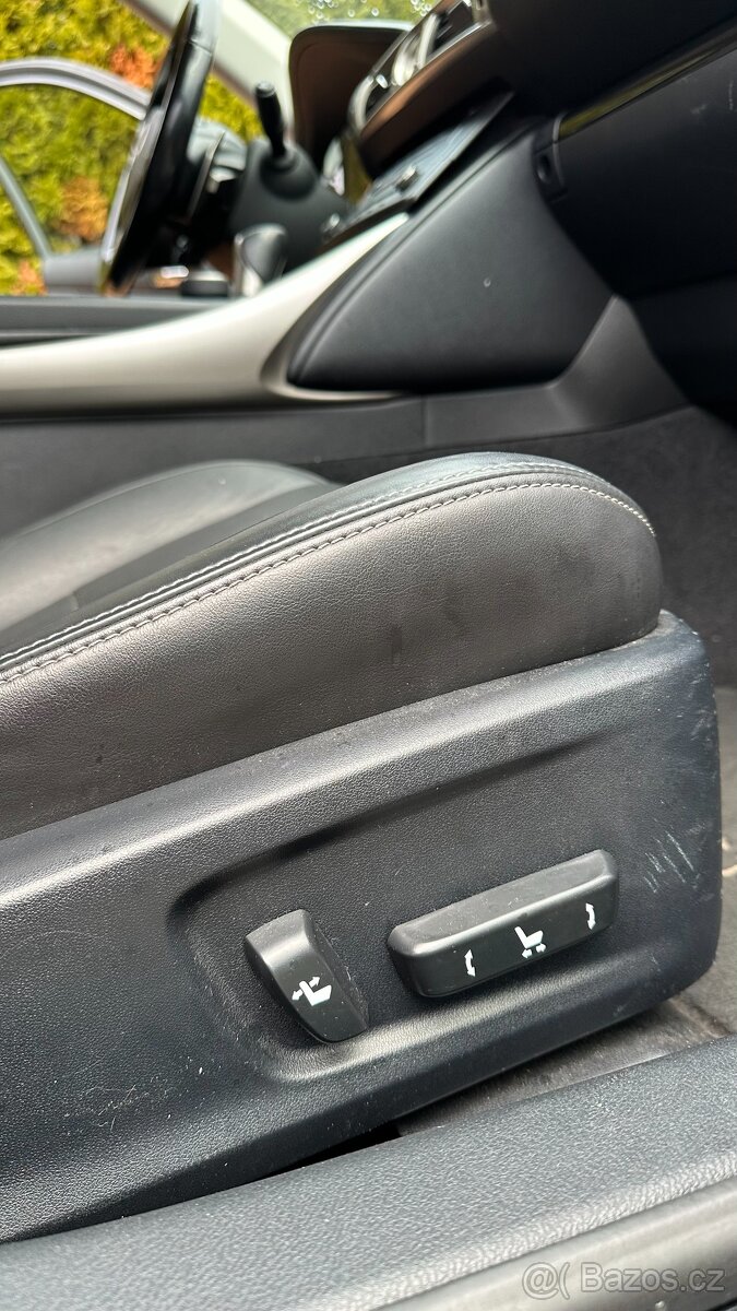 Prodám Lexus IS 300h - 11