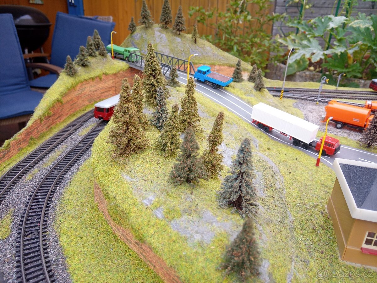 Prodám kolejiště TT plně funkční dva okruhy - 11