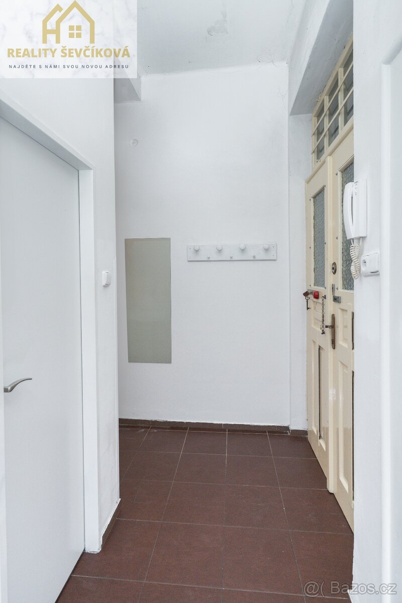 Prodej bytu 2+1, 69 m² – Hradec Králové, ul. Pospíšilova - 11