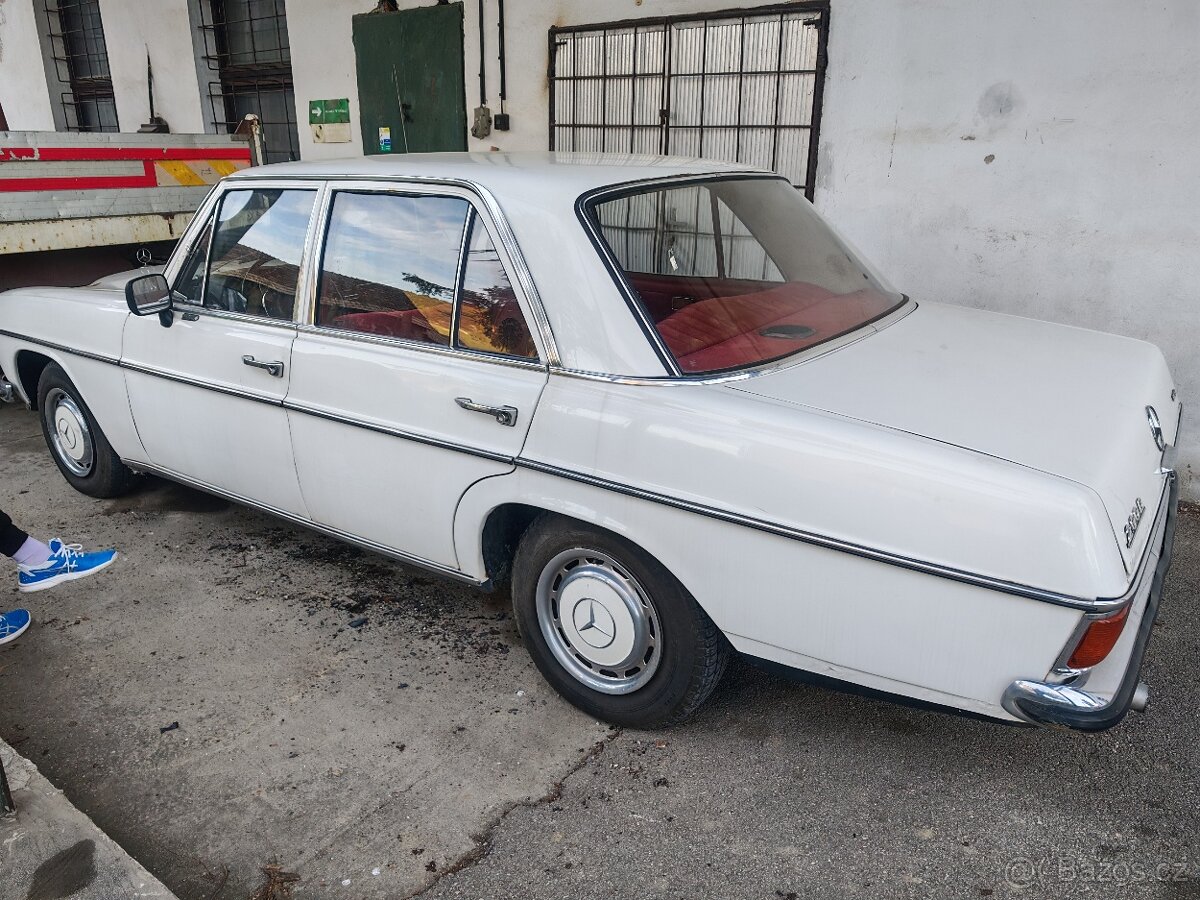 Mercedes w115 - 11