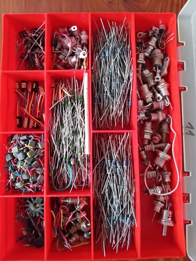 Součástky elektro - 11