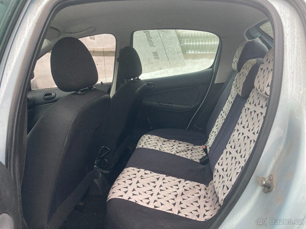 Bouraný Peugeot 206 1.4, benzín - 11
