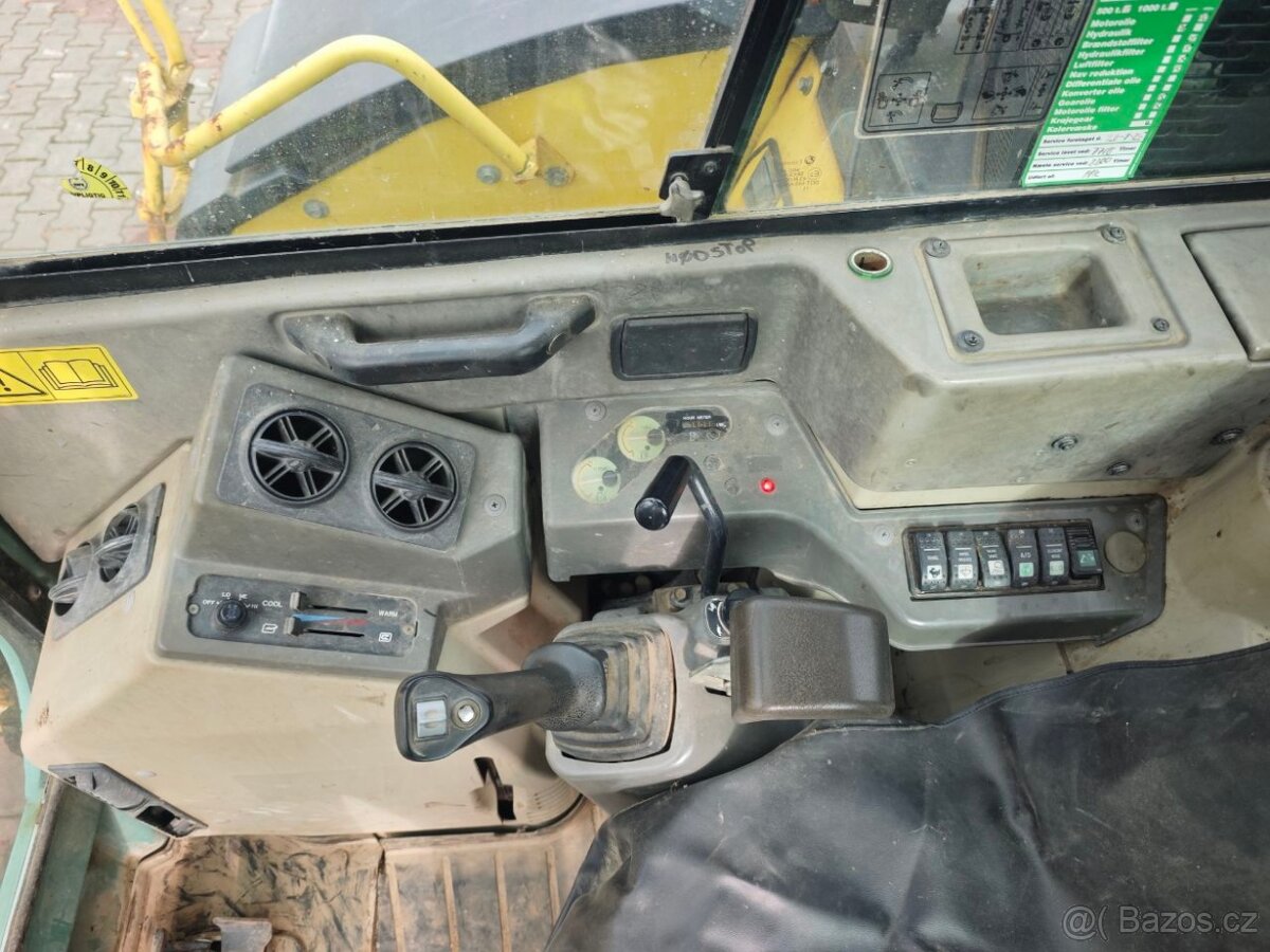 Pásový bagr Yanmar VIO 80-U - 11