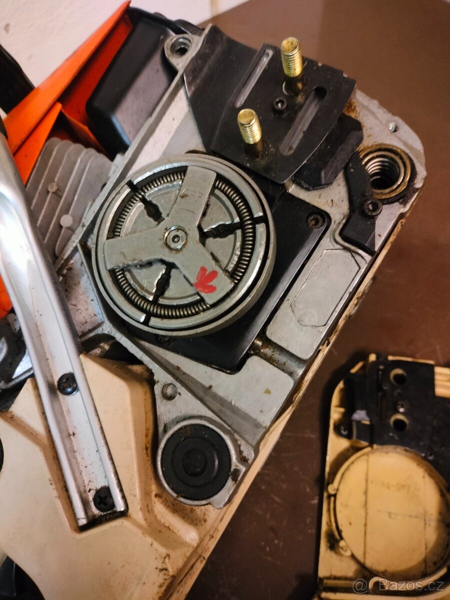 Prodám čínskou motorovou pilu 700 kč - 11