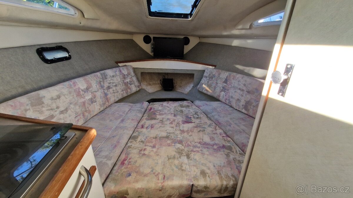 Bayliner Ciera 2655 + vlek 3.5T - sleva - 11
