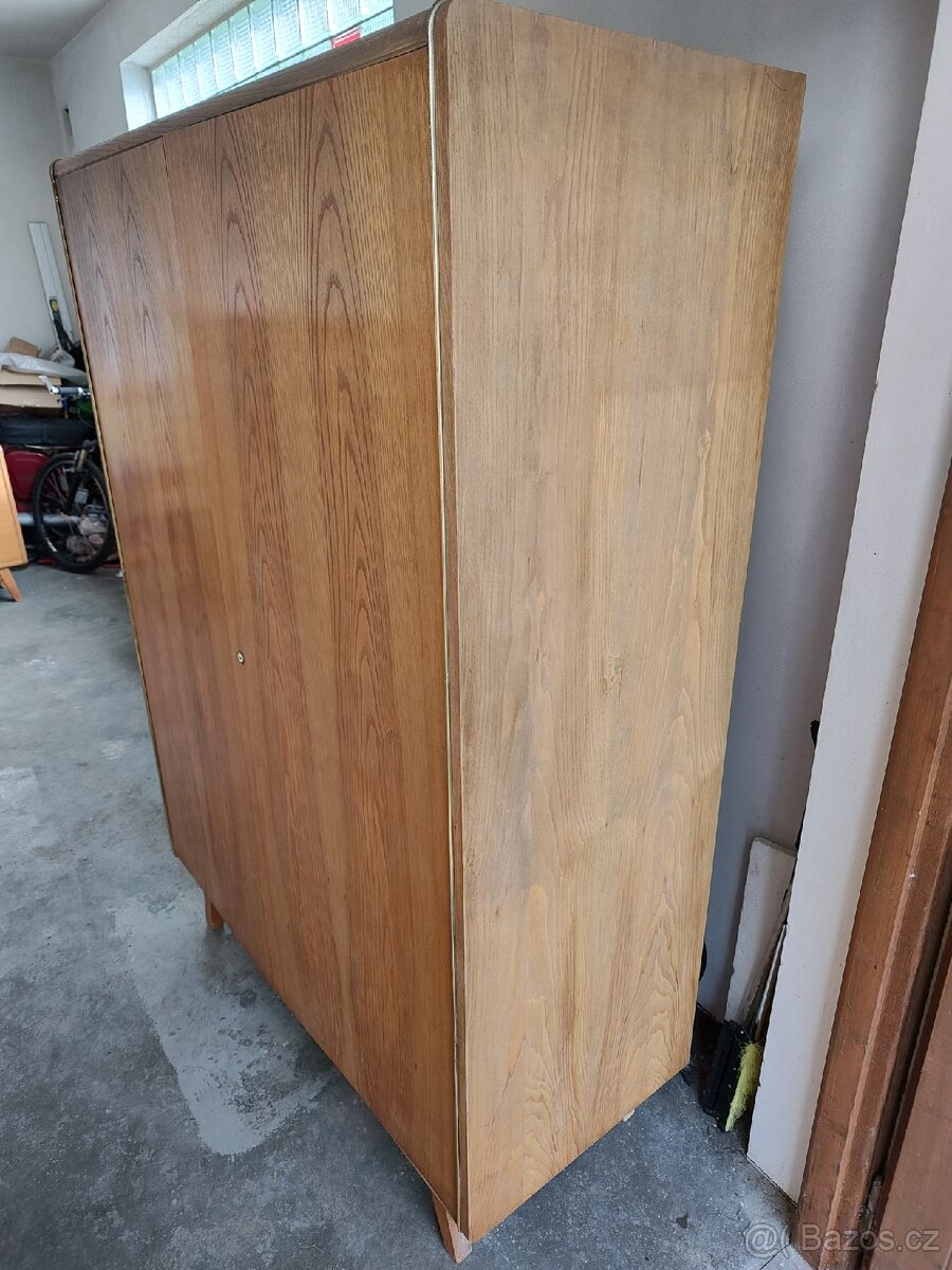 Historický nábytek k renovaci - 11