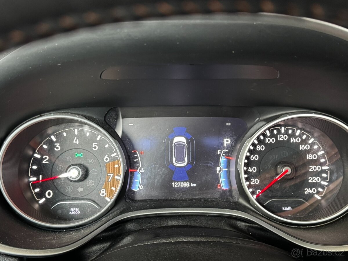 Jeep Compass MultiAir 1.4l z roku 2019 - 11