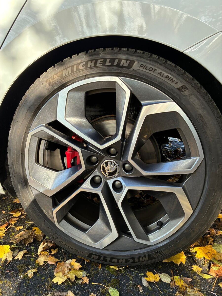 Škoda Octavia 4 RS Combi MY2022 - 11