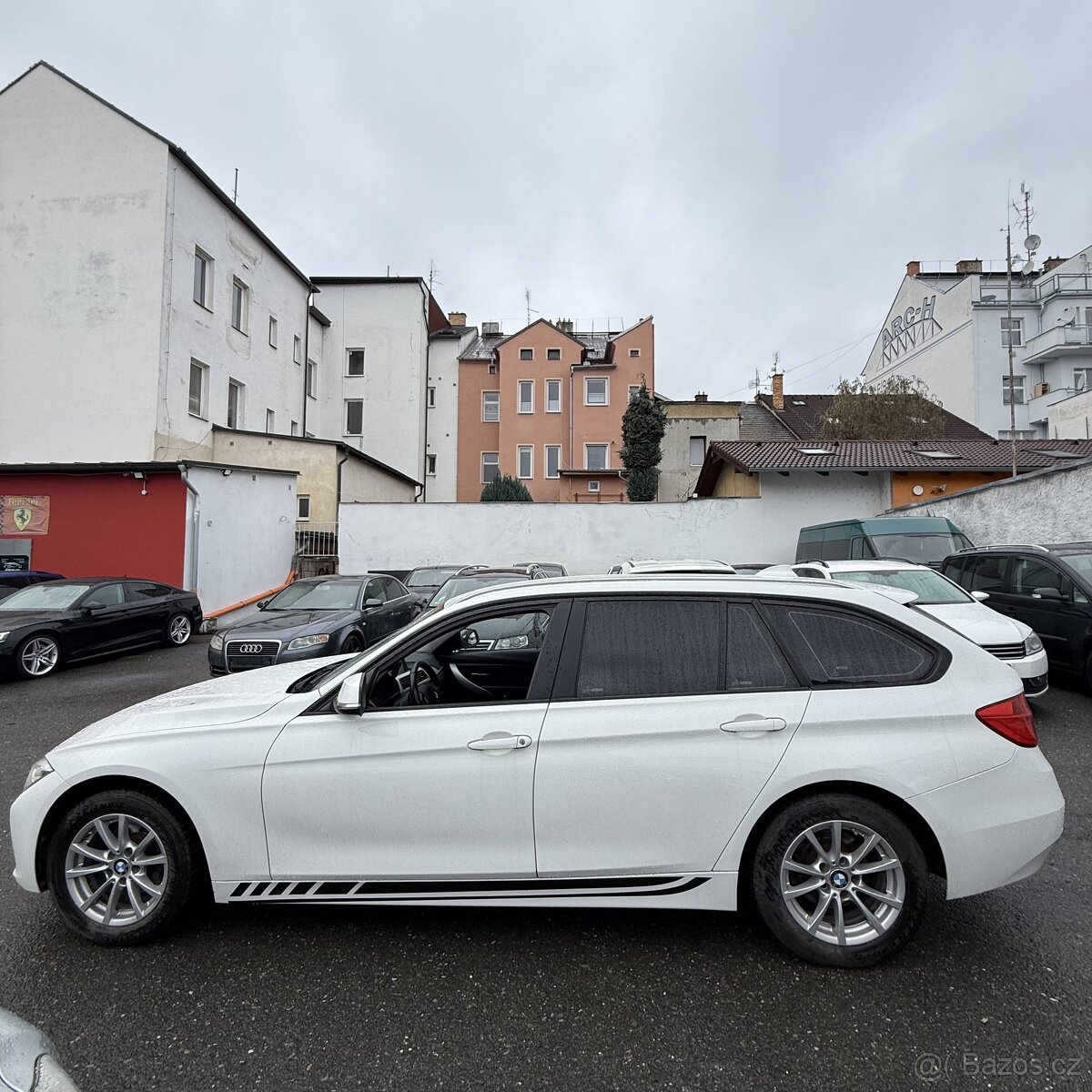BMW 318d xDrive F31 – 105 kW, 4×4, MANUÁL, XENONY, KAMERA • - 11