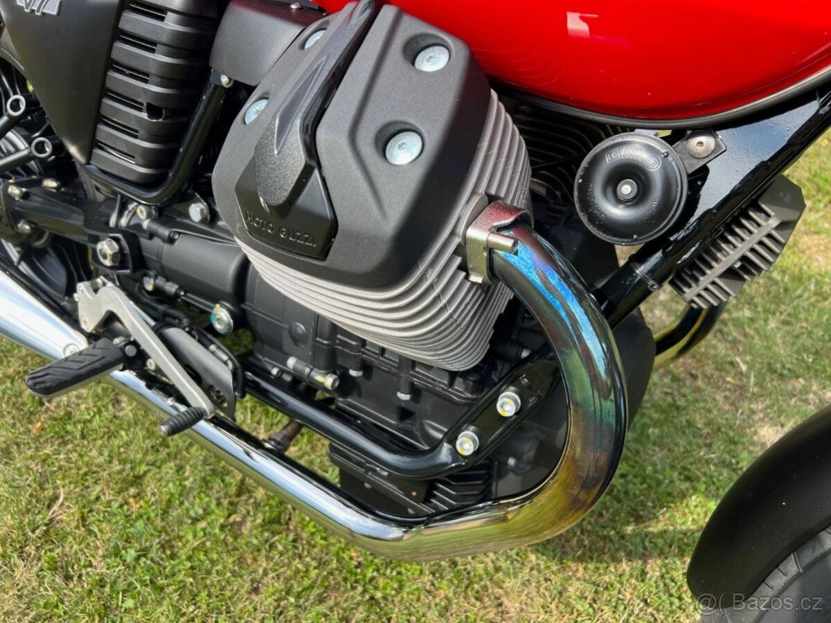 Moto Guzzi V7 II Stone - 11