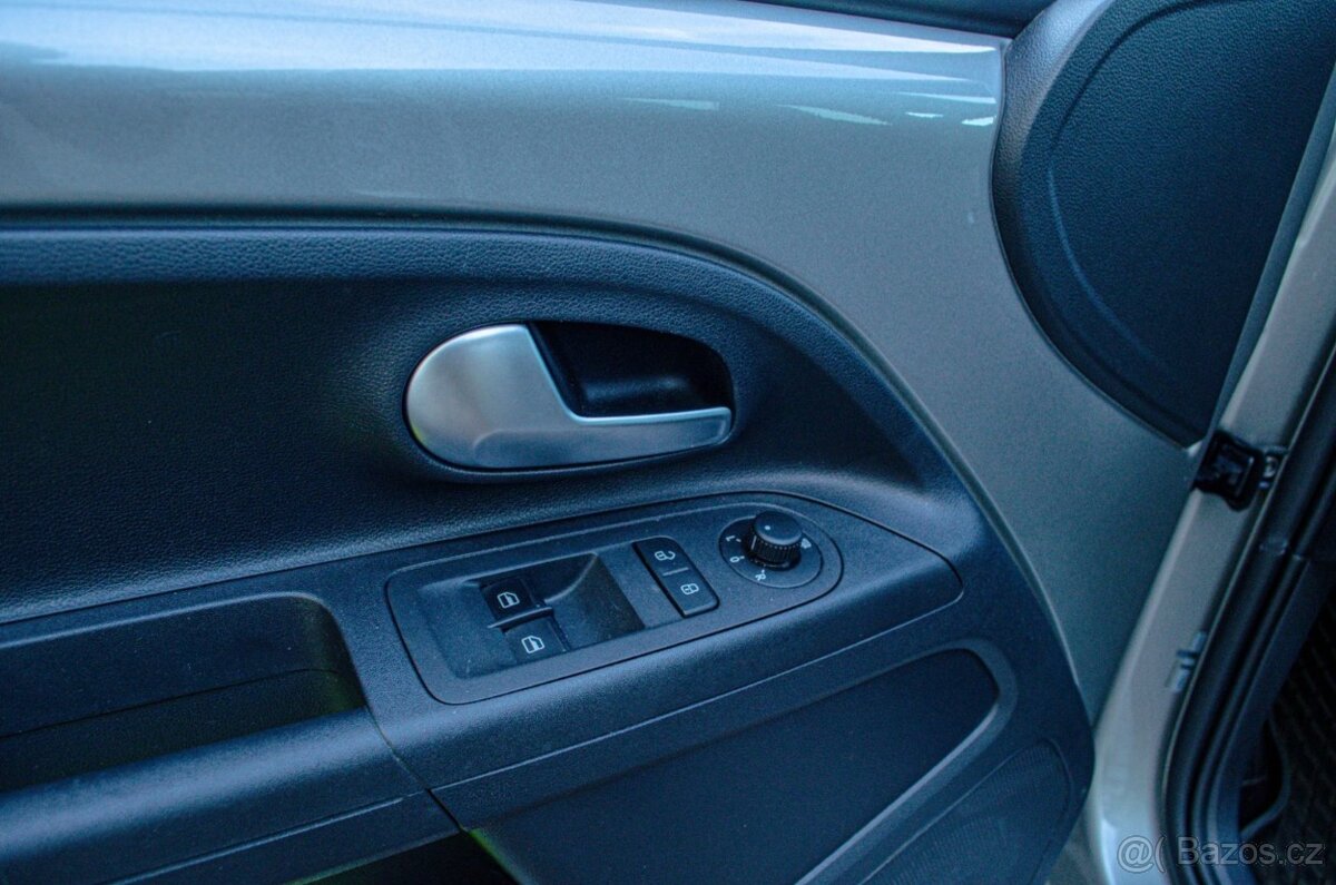 Volkswagen e-UP 2022 - 11