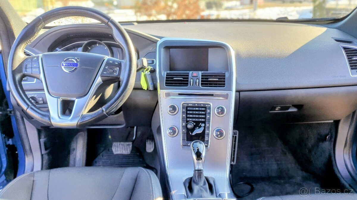 VOLVO XC60 D4 4X4 Automat.přev. 190Hp, 2017 - 11