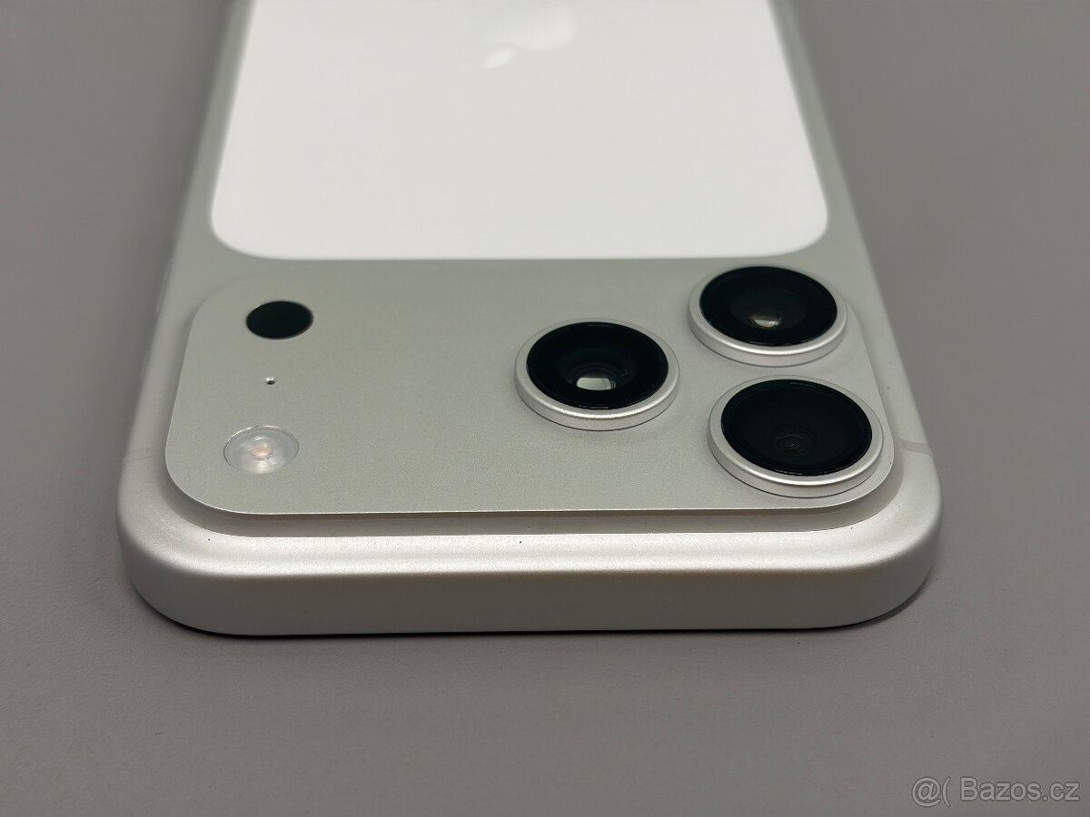 Apple iPhone 17 Pro Max 256GB - 11