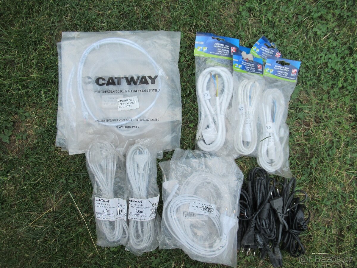 Propojovací kabely a konektory cinch a scart + síťové šňůry. - 11