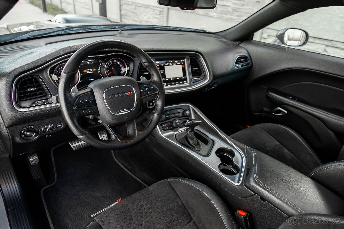 Dodge Challenger 392 Hemi Scat Pack Shaker - 11