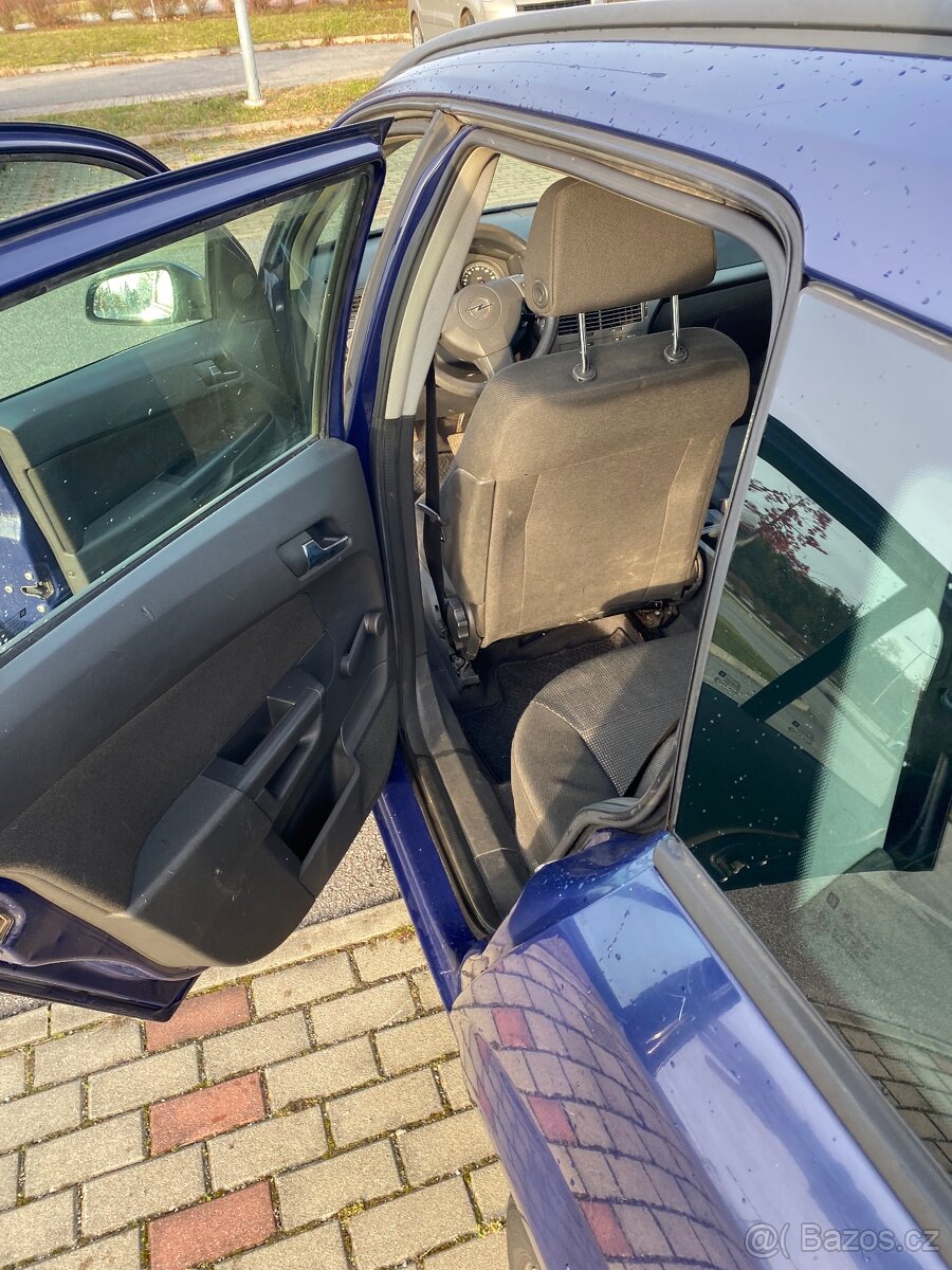 Opel Astra H - 11