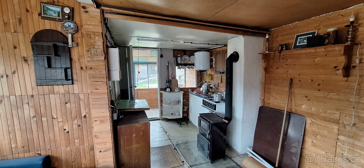 Prodám chatu u rybnika - 11