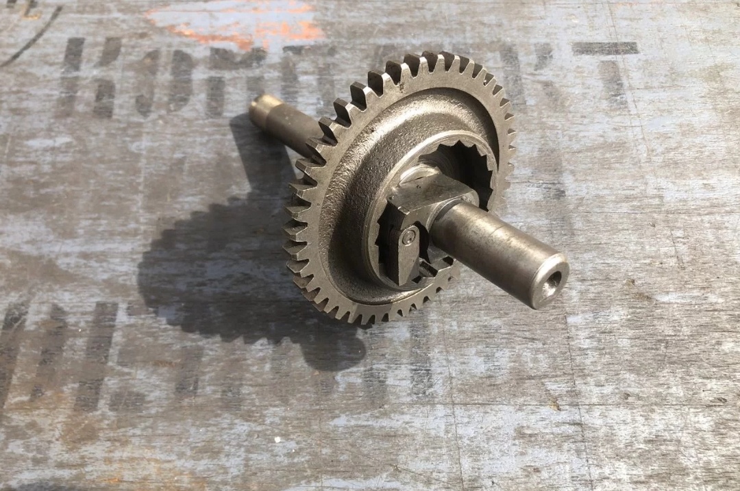 Originální díly do převodovky z vojenského depozitu Dněpr Ur - 11