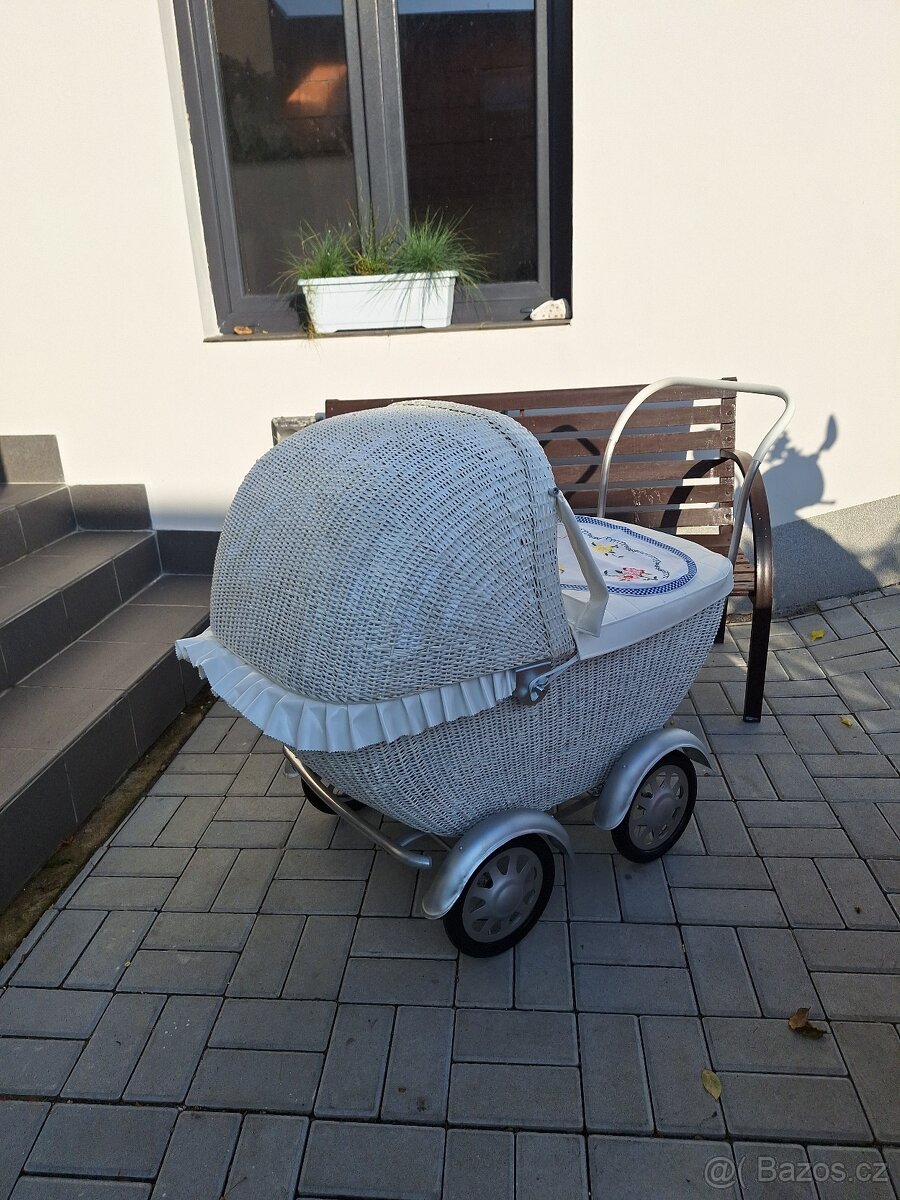 Retro proutěný kočárek Liberta pro dítě - 11