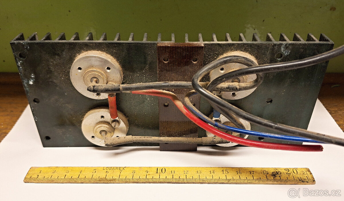 Součástky, chladiče, svorky atd - 11