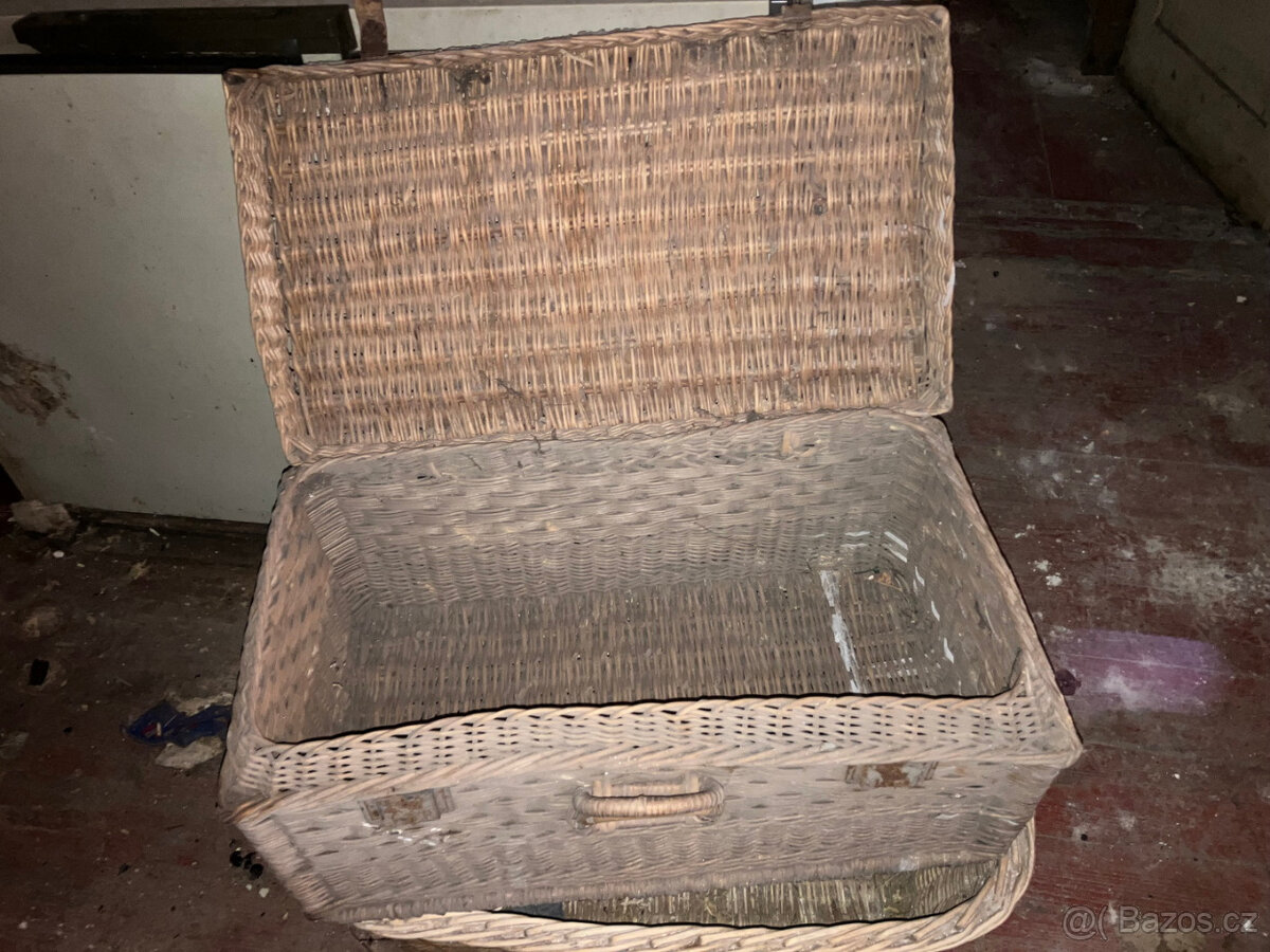 Starý (vintage) a starožitný nábytek - 11